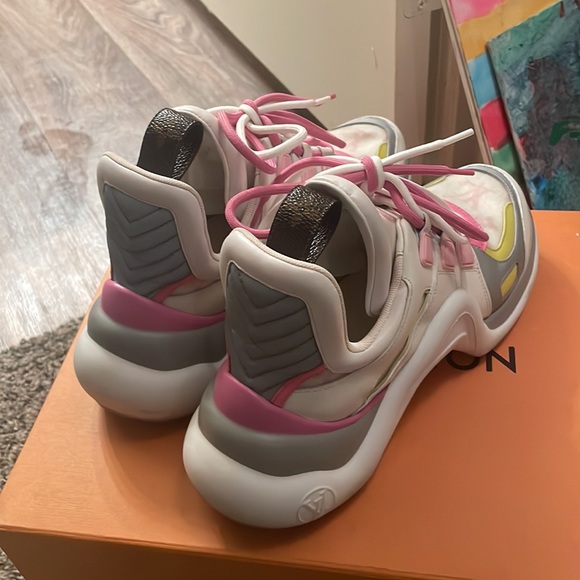 Authentic Louis Vuitton Spring collection Archlight sneakers. - Picture 3 of 7